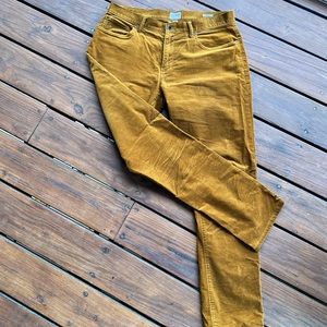 Todd Snyder men’s corduroy jeans. Slim fit. Men’s size 33x32. Almost new.